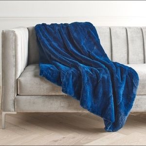 Z Gallerie Channel Throw